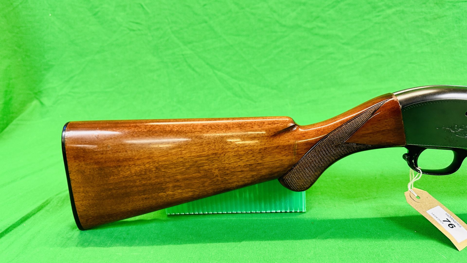 FABRIQUE 12 BORE SELF LOADING TWO SHOT SHOTGUN MODEL "DOUBLE TWO" #C23651 29 INCH BARREL VENTILATED - Image 3 of 15