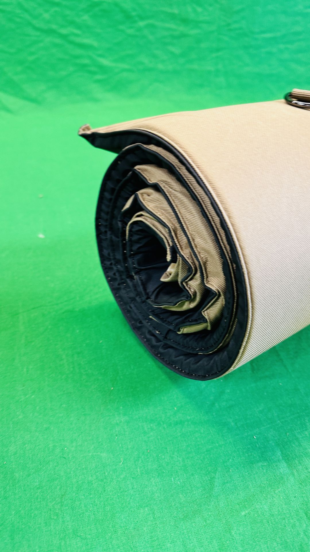 A BLACK CANVAS SHOOTING CUSHION ALONG WITH A GREEN ROLL OUT SHOOTING MAT. - Image 3 of 10