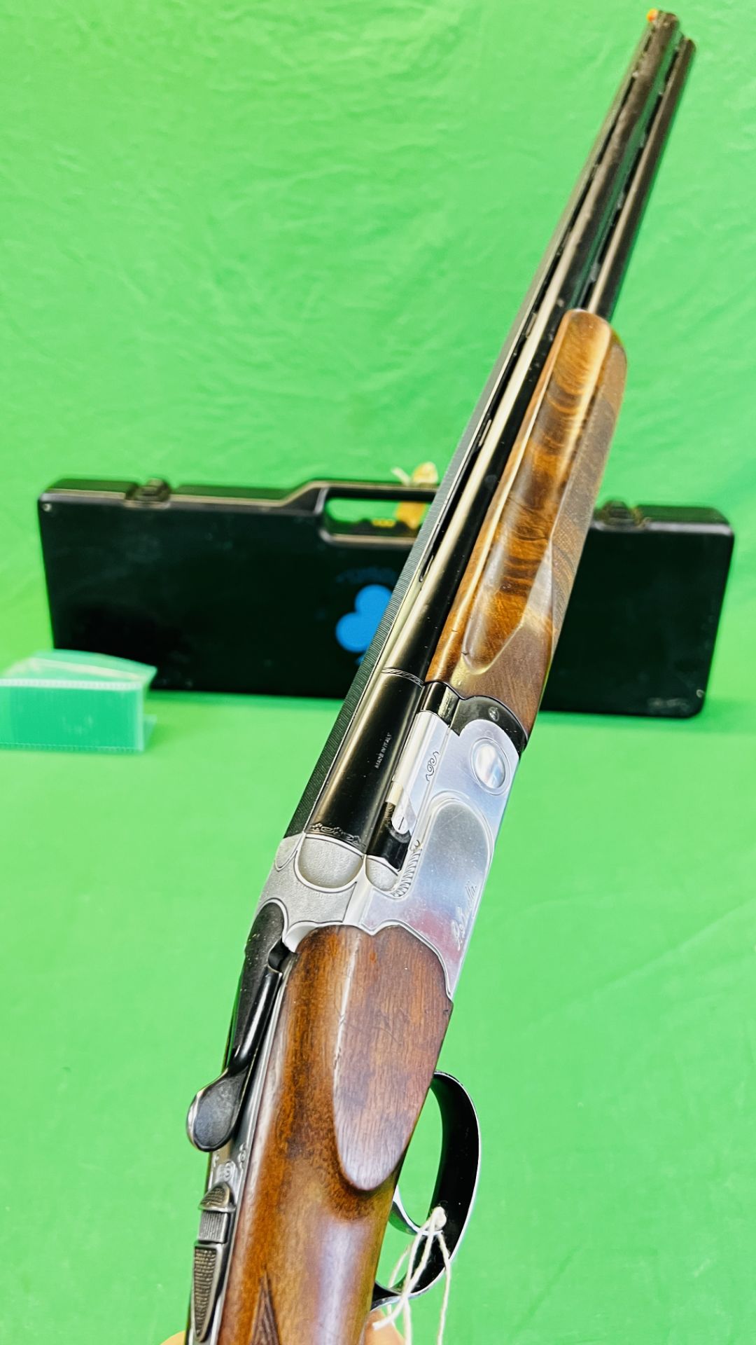 12 BORE BERETTA OVER AND UNDER SHOTGUN #E67165B, - Image 29 of 37