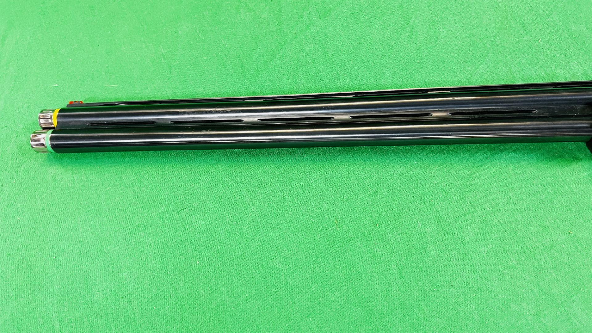 BERETTA 12 BORE OVER AND UNDER SHOTGUN 682 GOLD E, #P0120513, 30" MULTI CHOKE BARRELS, - Image 21 of 38