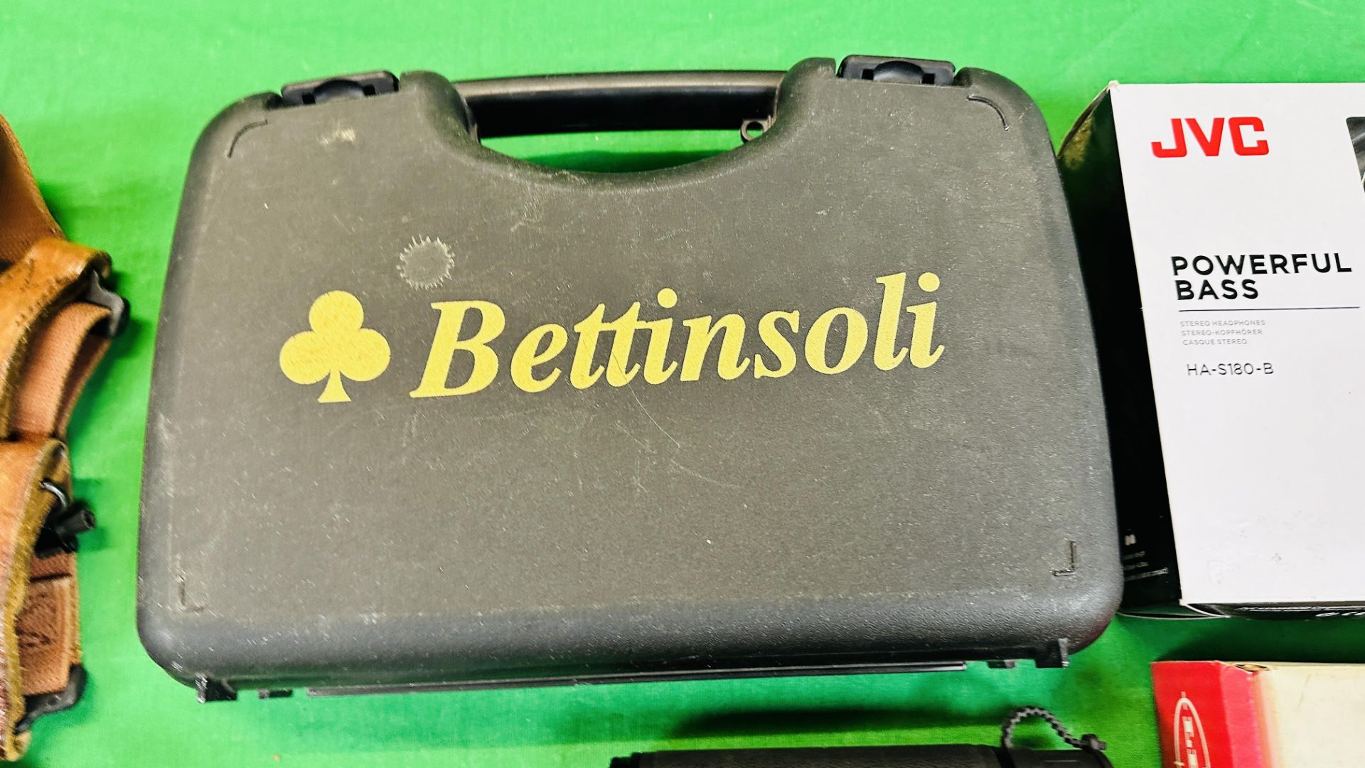 GROUP OF SHOOTING ACCESSORIES TO INCLUDE BETTINSOLI CHOKE BOX, SLING, LEE POWDER MEASURE, - Image 4 of 9