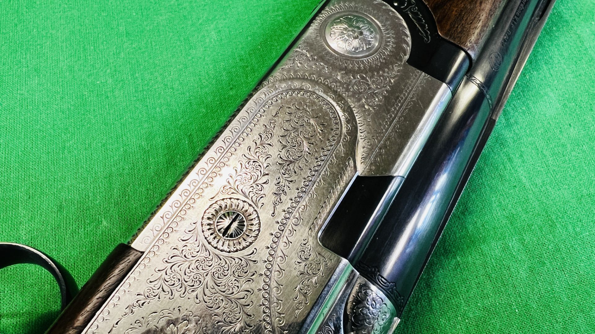 BERETTA 12 BORE OVER AND UNDER SHOTGUN #D48461B, 28" FIXED CHOKE BARRELS, ENGRAVED SIDE PLATE, - Image 13 of 36