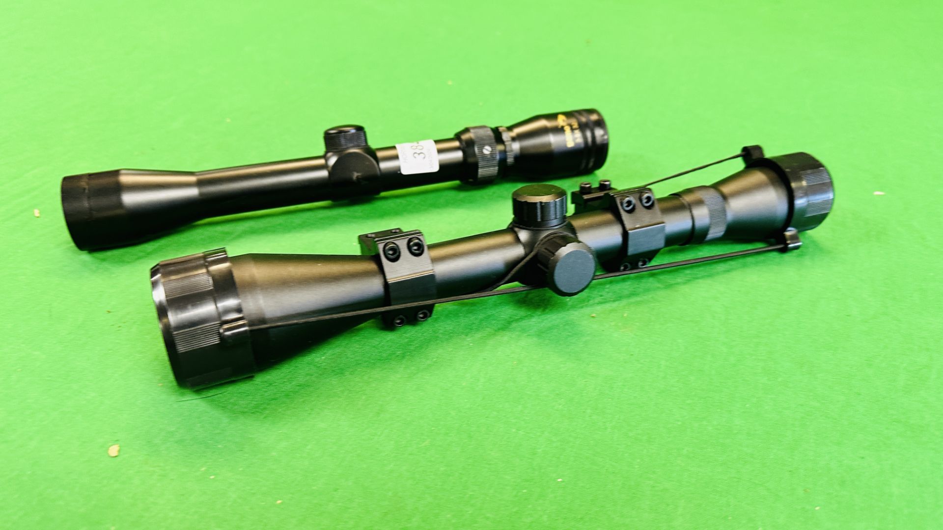 TWO AIR RIFLE SCOPES TO INCLUDE GAMO 3-9X32 AND ANOTHER UNMARKED 4X40 SCOPE. - Image 2 of 8