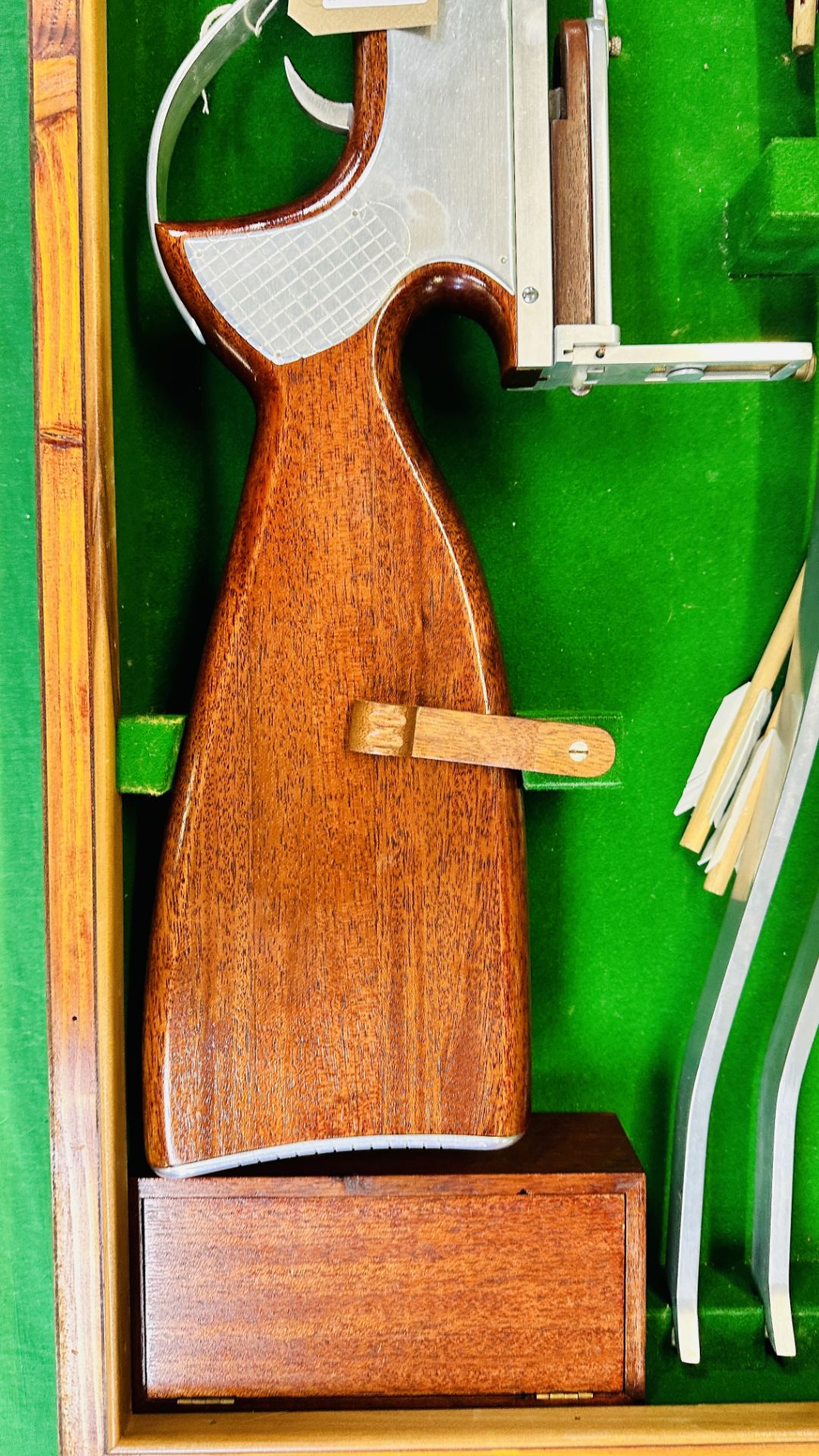 A HANDCRAFTED WOODEN CROSSBOW WITH ALUMINIUM DETAIL IN WOODEN TRANSIT CASE - NO POSTAGE OR PACKING - Image 2 of 14