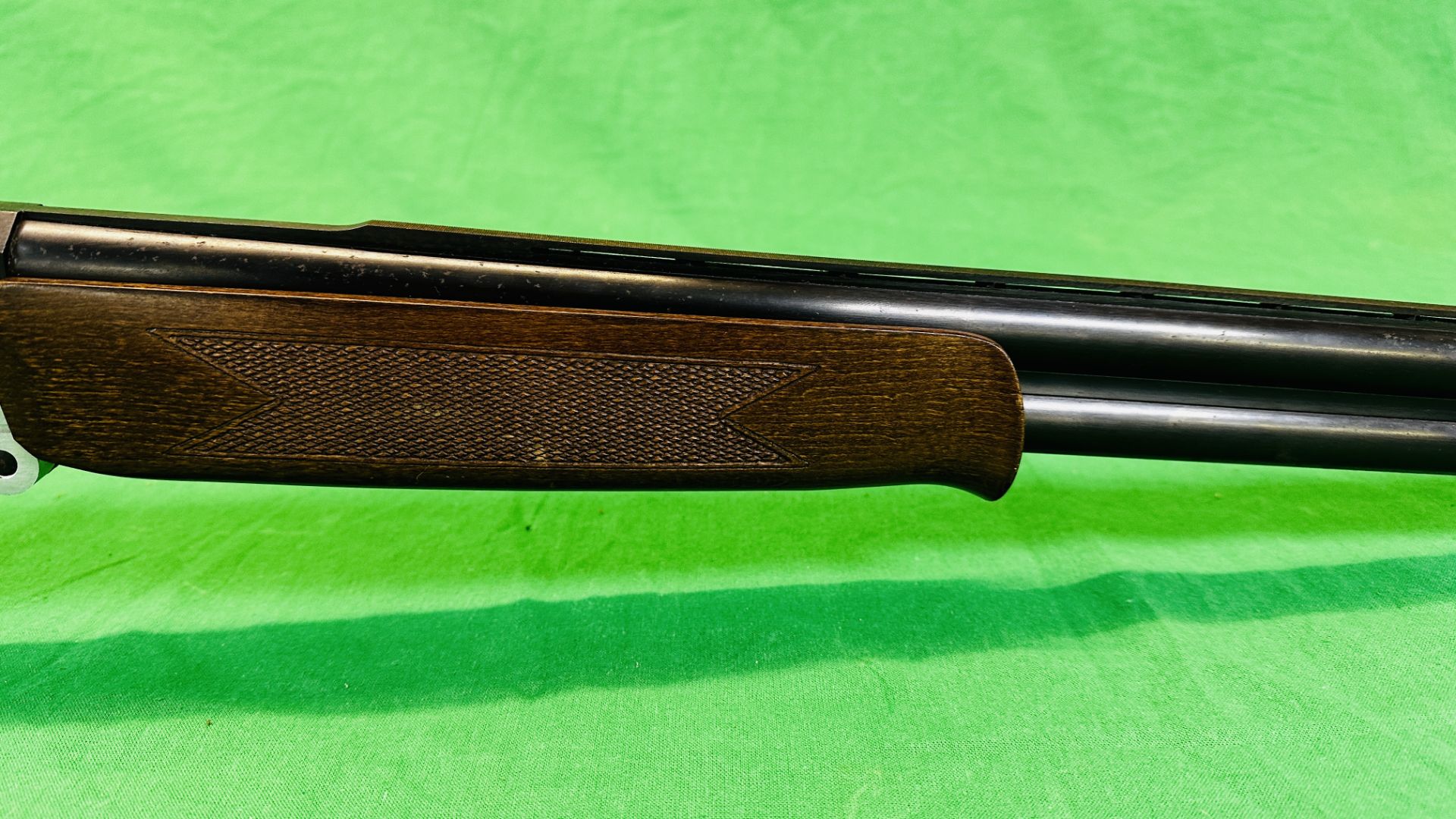 INVESTARM 12 BORE OVER AND UNDER SHOTGUN 28" BARRELS, - Image 6 of 13