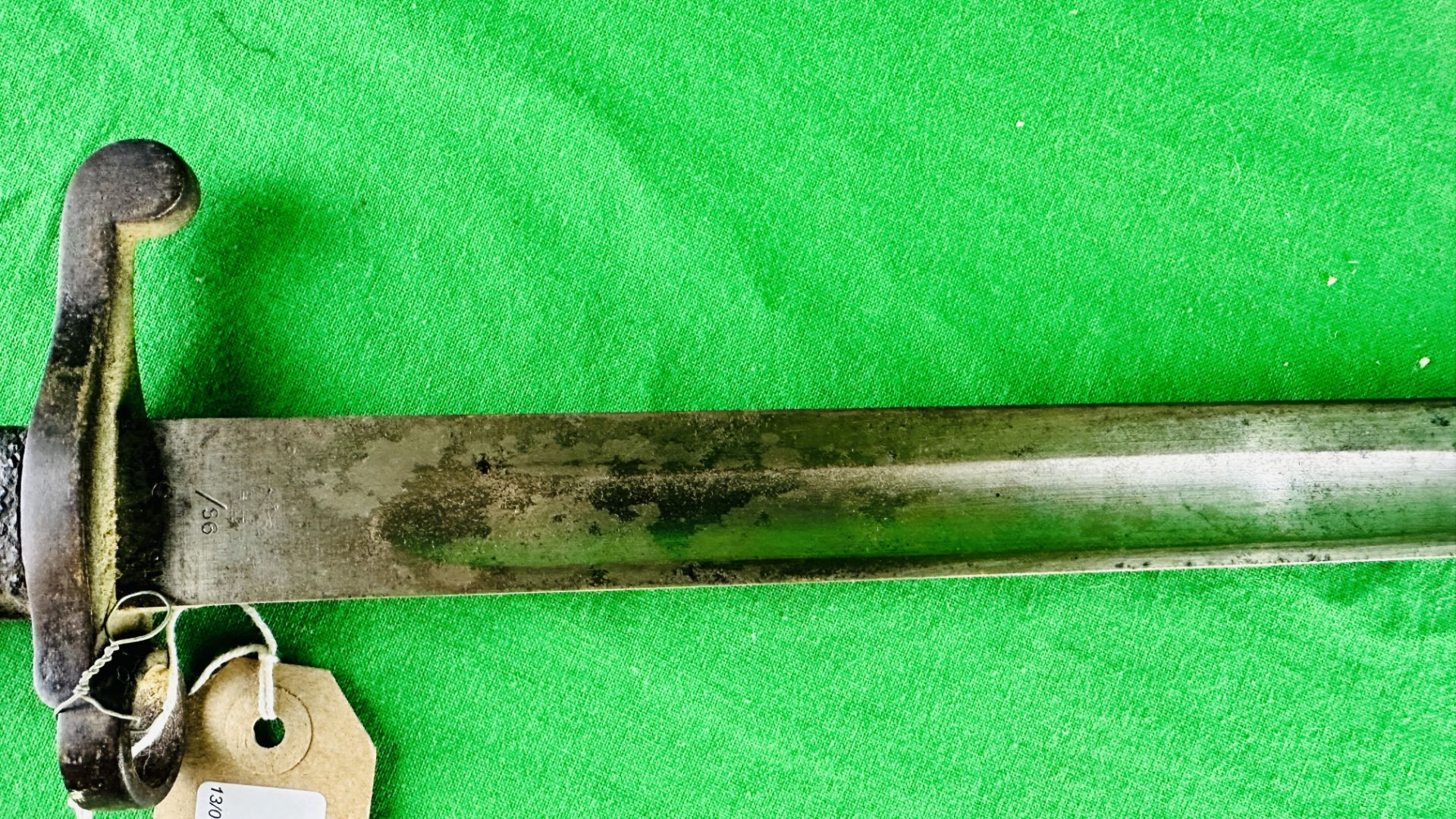 A LATE C19th CONTINENTAL BAYONET STAMPED V.R / S6 C 91 - NO POSTAGE OR PACKING AVAILABLE. - Image 14 of 16