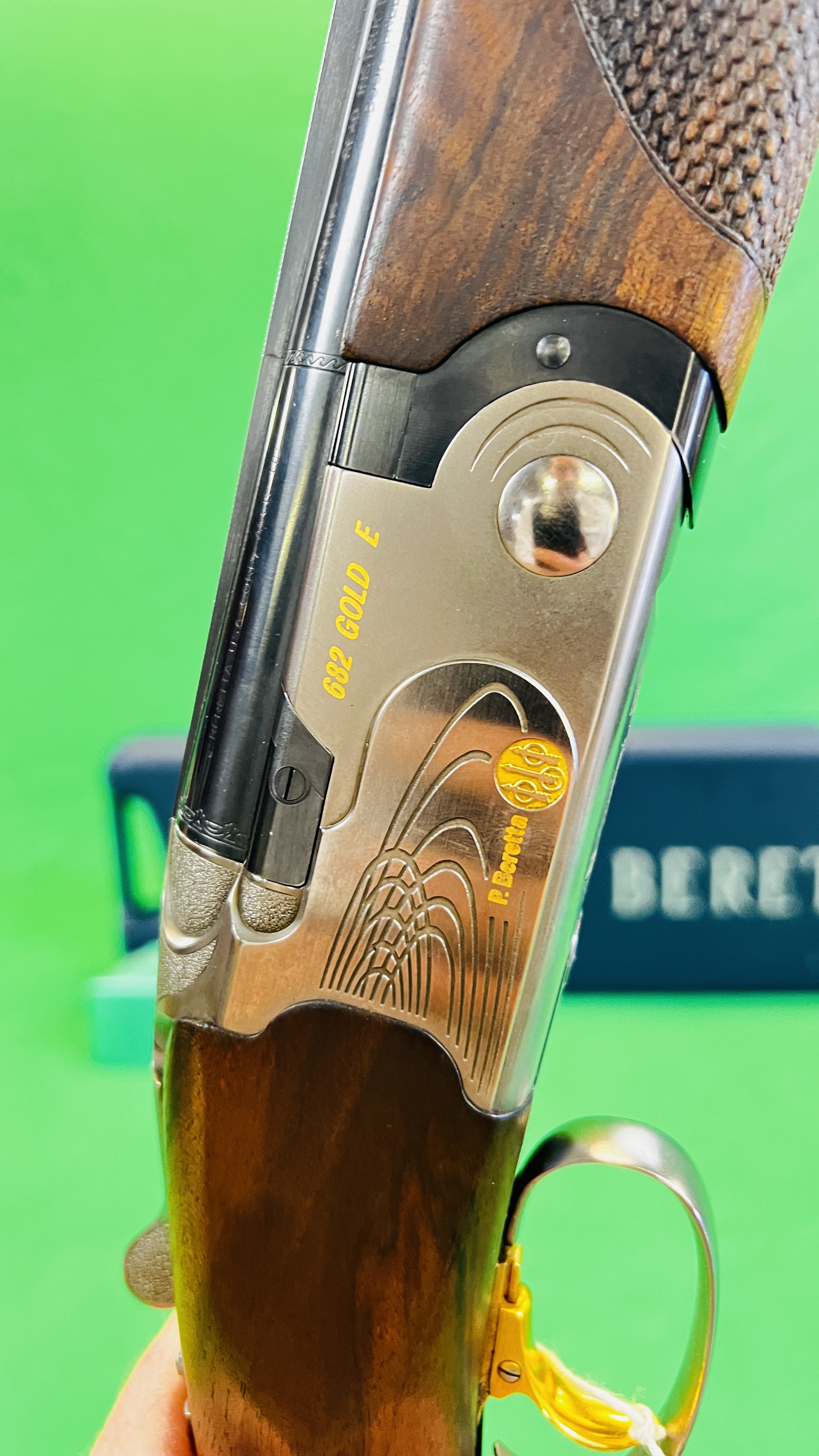 BERETTA 12 BORE OVER AND UNDER SHOTGUN 682 GOLD E, #P0120513, 30" MULTI CHOKE BARRELS, - Image 9 of 38