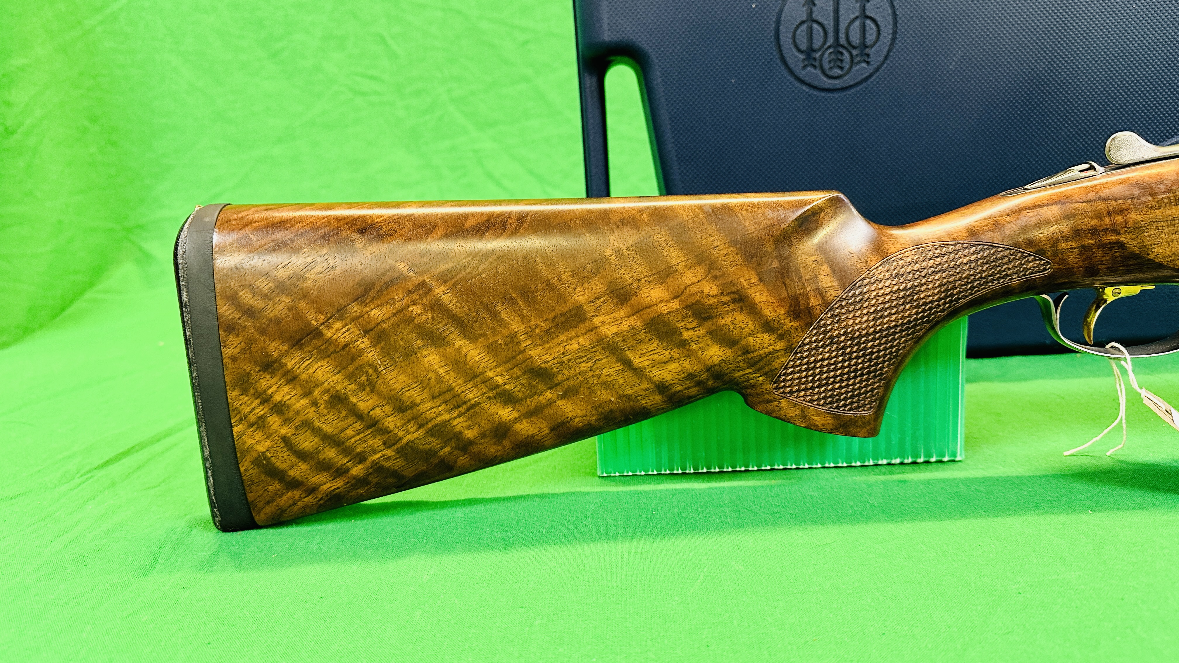 BERETTA 12 BORE OVER AND UNDER SHOTGUN, MODEL 682 GOLD E, - Image 4 of 35