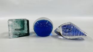 A GROUP OF ART GLASS TO INCLUDE KOSTA BODA BRICK VOTIVE HOLDER PLUS TWO BLUE GLASS PAPERWEIGHTS.