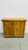 MODERN SOLID LIGHT OAK TWO DOOR SIDEBOARD WITH METAL CRAFT HANDLES W 90CM X D 42.5CM X H 81CM.