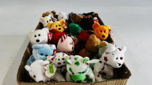 A COLLECTION OF 25 ASSORTED TY BEANIE TEDDY BEARS TO INCLUDE ENGLAND, CLOVER, SPANGLE, BRITANNIA,