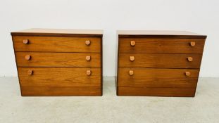 A PAIR OF 3 DRAWER MID CENTURY STAG CHESTS W 82CM X D 43CM X H 64CM.
