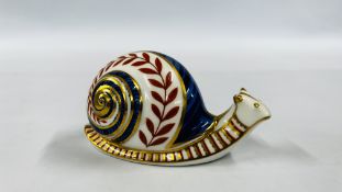 A ROYAL CROWN DERBY "SNAIL" PAPERWEIGHT, GOLD STOPPER.