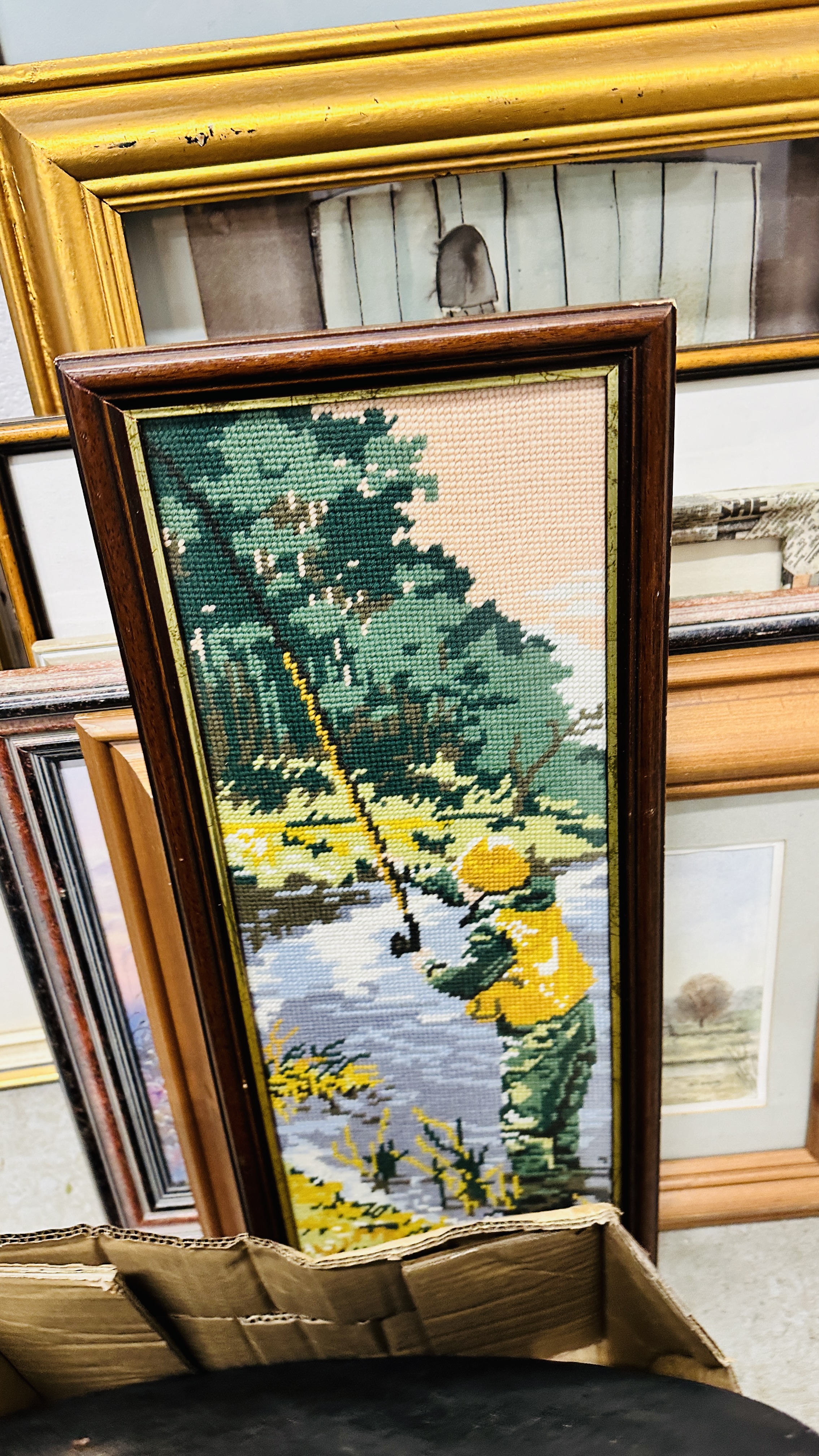 A LARGE GROUP OF FRAMED PICTURES AND PRINTS, ETC. - Image 4 of 19