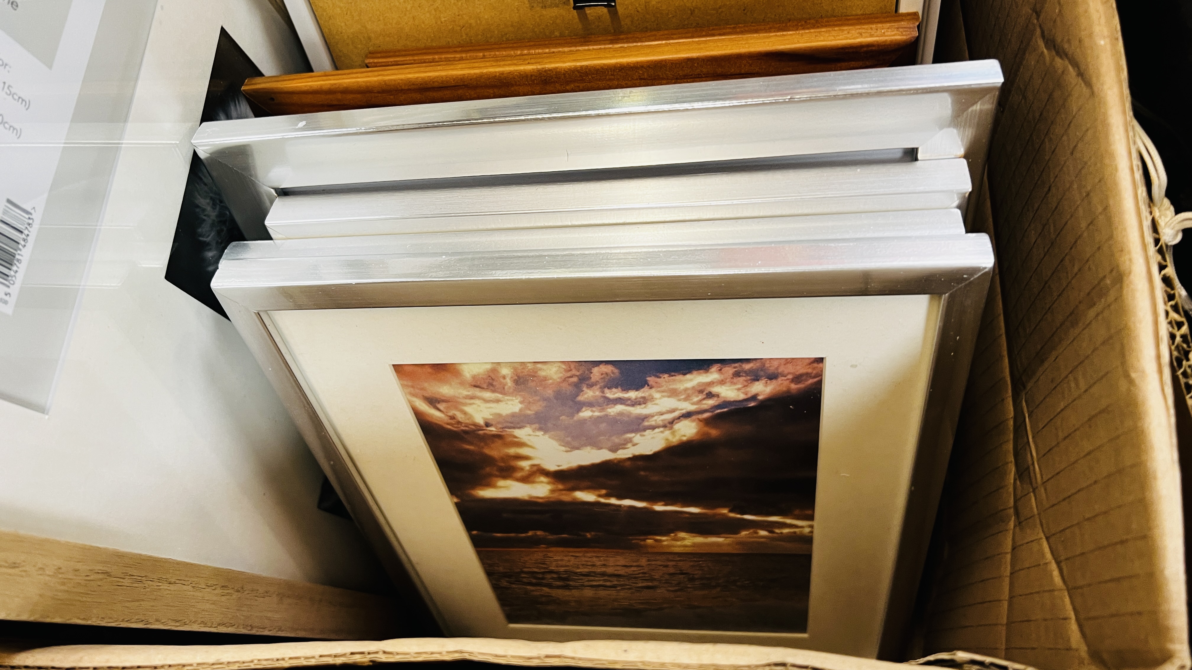 3 BOXES OF HOUSEHOLD EFFECTS TO INCLUDE GOOD QUALITY MODERN PICTURE FRAMES AND VARIOUS PICTURES, - Image 8 of 12