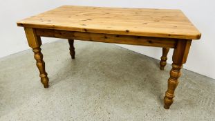 A SOLID WAXED PINE FARMHOUSE KITCHEN TABLE W90CM L 152CM.