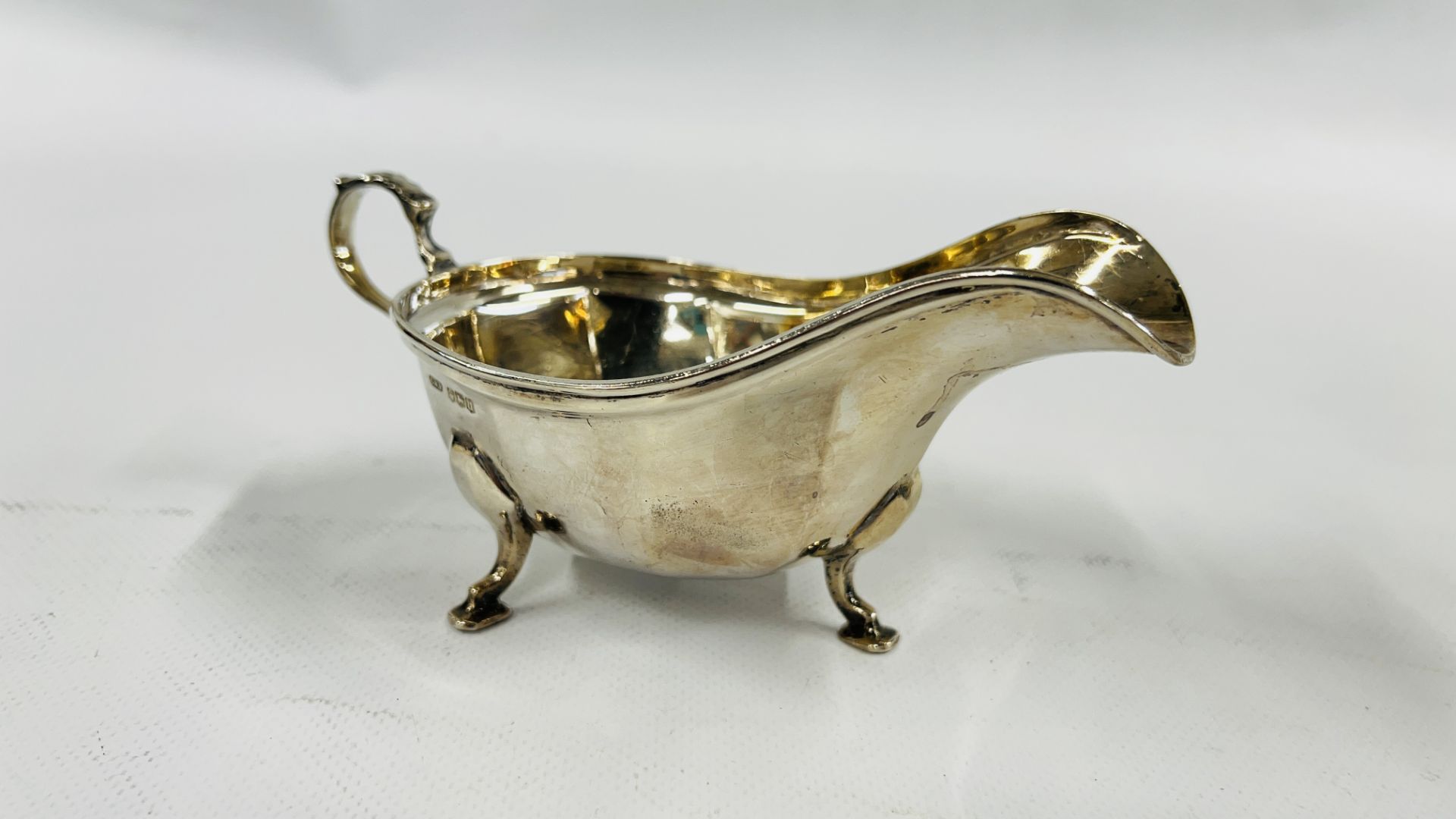 A SILVER SAUCE BOAT, SHEFFIELD ASSAY 1962 C.W.F. - Image 9 of 17