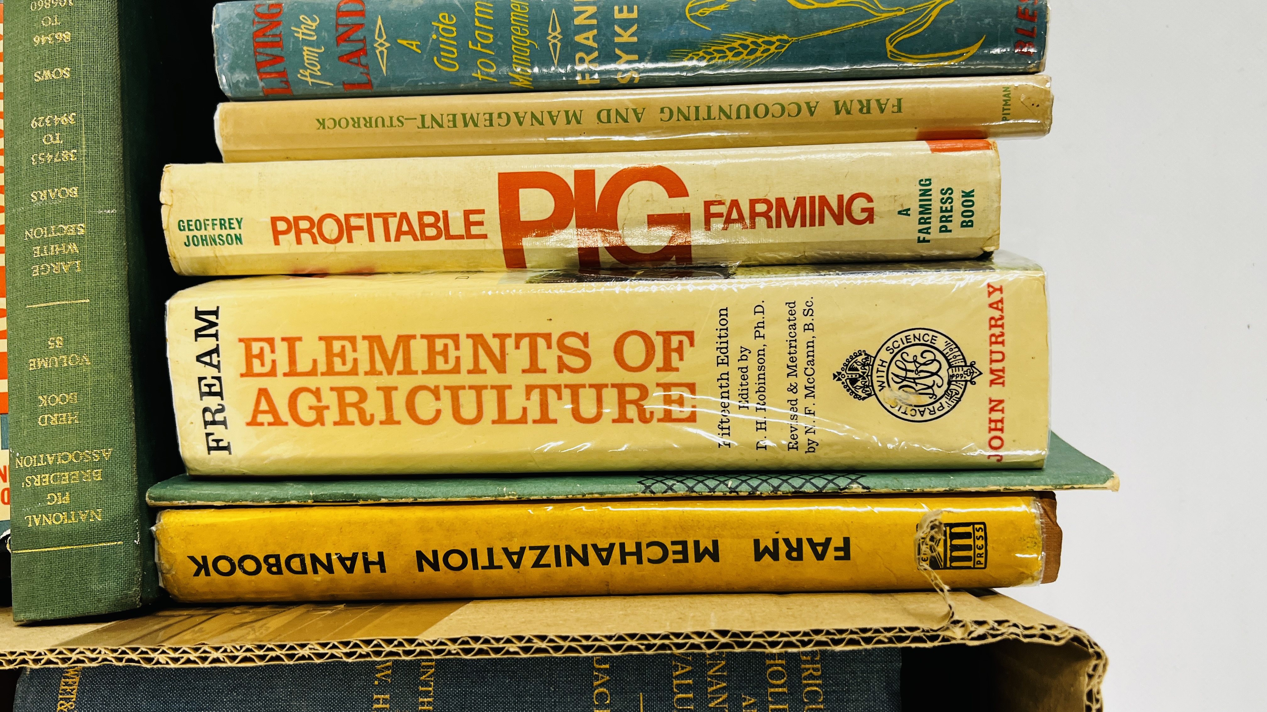 A SMALL COLLECTION OF BOOKS RELATING TO AGRICULTURE AND MACHINERY. - Image 3 of 7