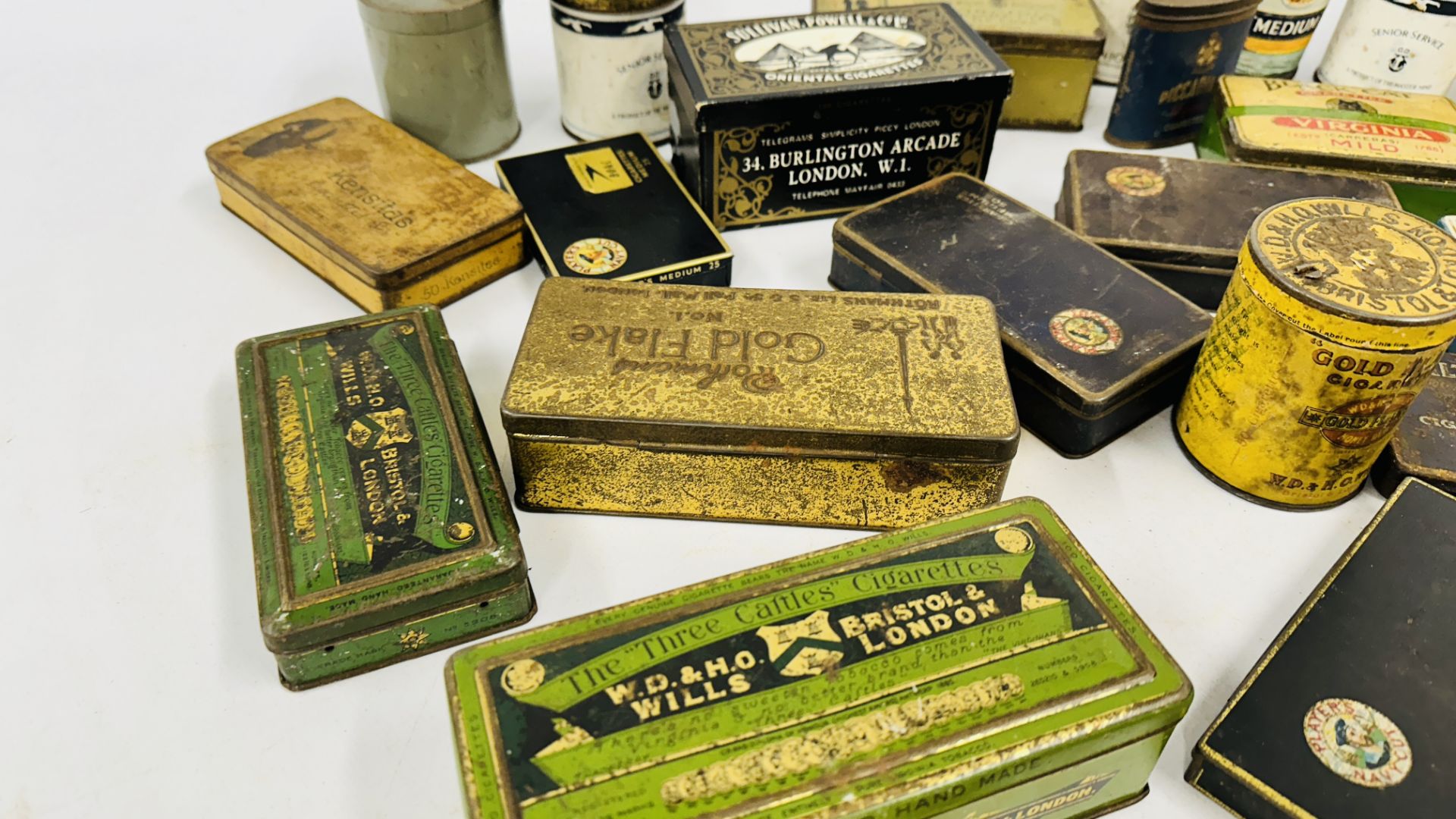 A BOX CONTAINING A COLLECTION OF ASSORTED VINTAGE CIGARETTE TINS TO INCLUDE EXAMPLES MARKED - Image 8 of 9