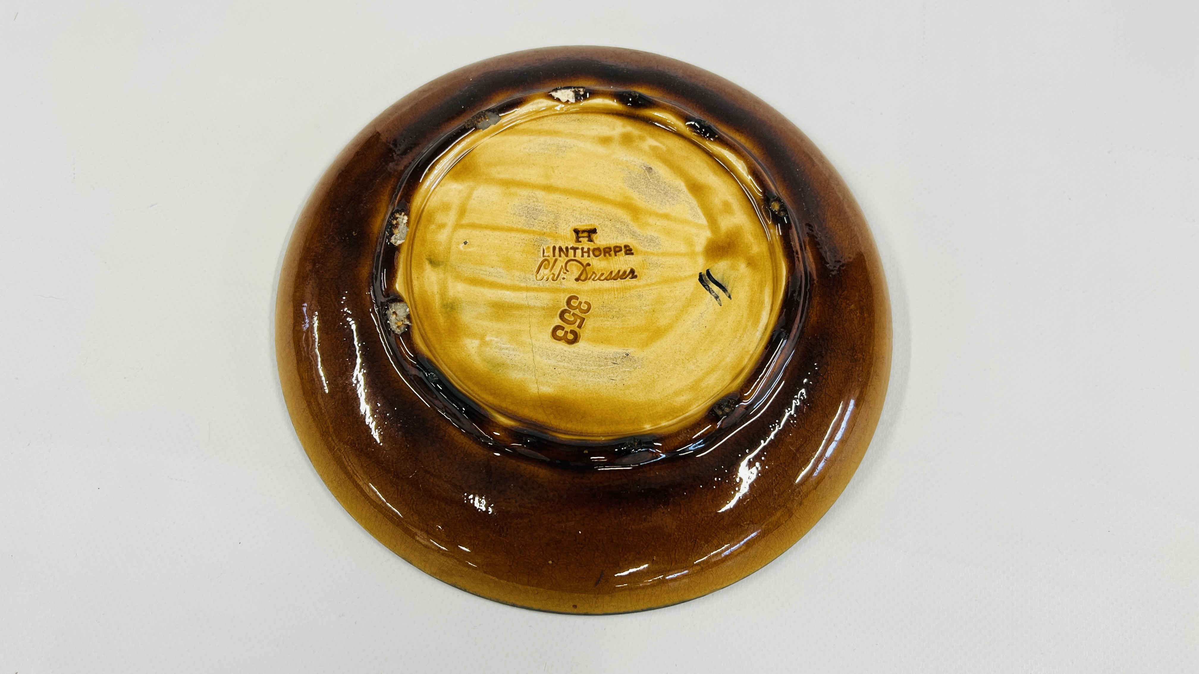 A CHRISTOPHER DRESSER SIGNED LINTHORPE DISH DIAMETER 20.5CM. - Image 8 of 8