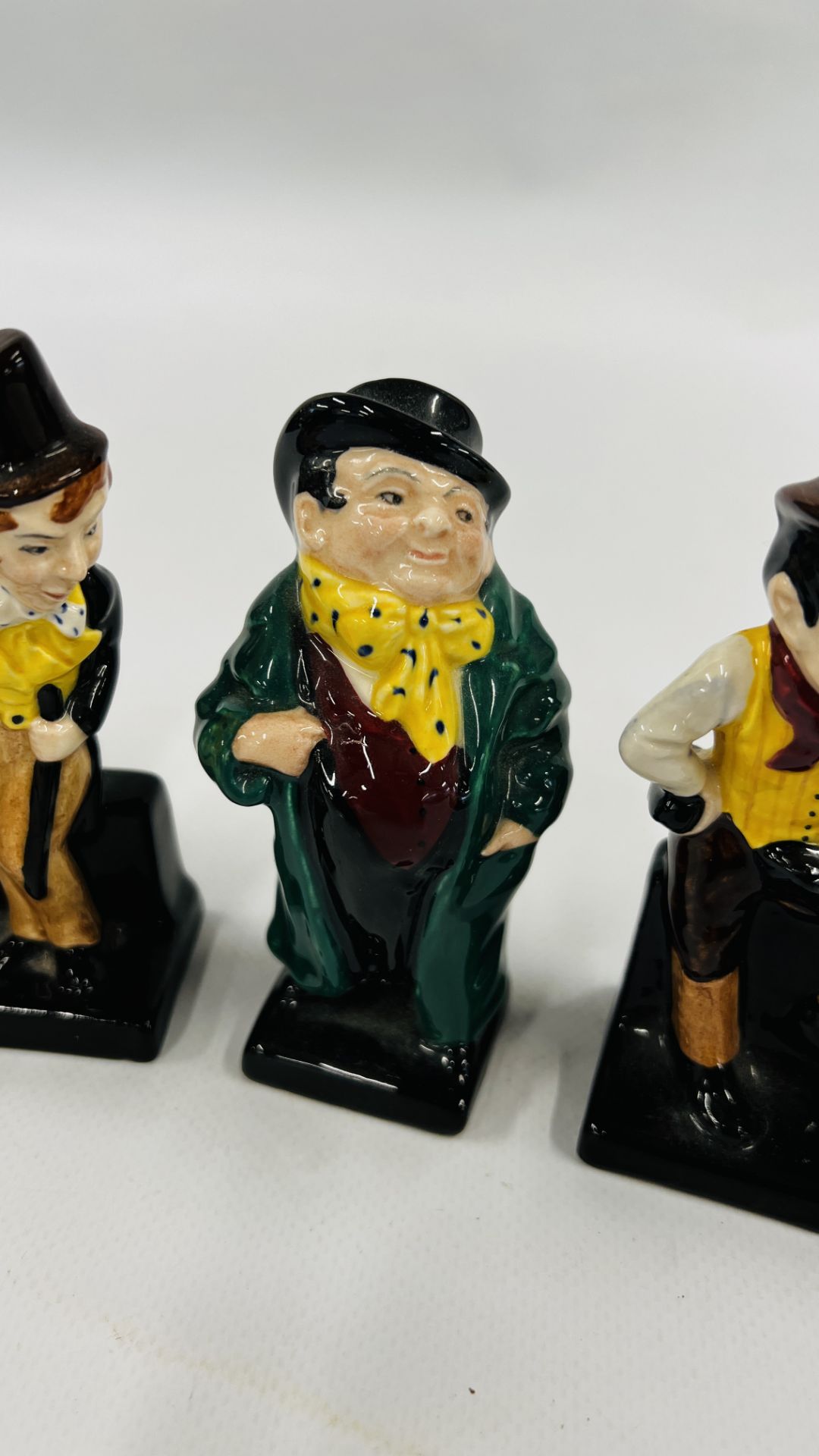 5 ROYAL DOULTON FIGURES TO INCLUDE BILL SYKES, PECKSNIFF, SAM WELLER, - Image 4 of 9