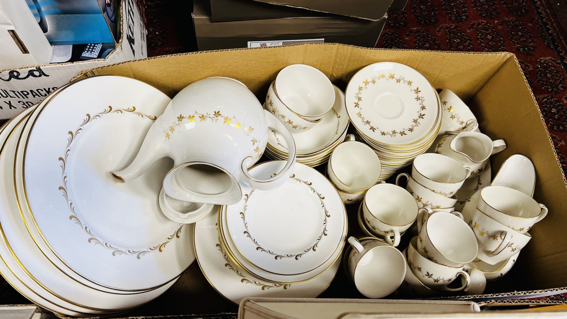 10 BOXES OF MIXED AS CLEARED HOUSEHOLD SUNDRIES TO INCLUDE ROYAL DOULTON TEA AND DINNERWARE, - Image 7 of 16