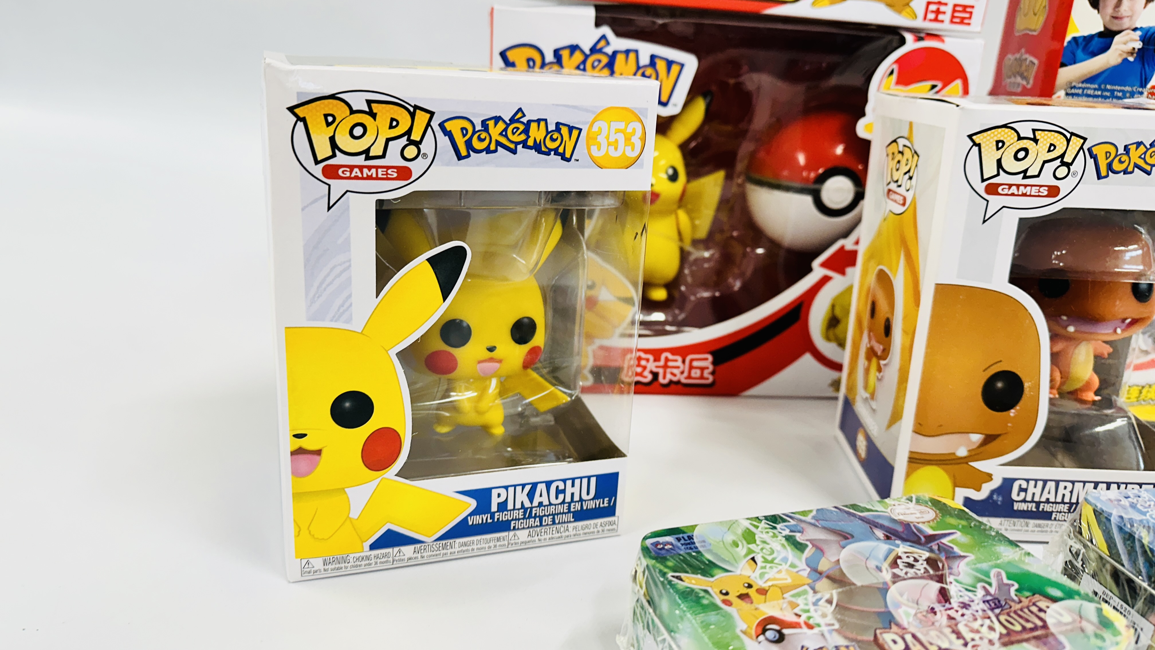 6 BOXED POKEMON TOYS ALONG WITH 2 AS NEW PACKS OF POKEMON CARDS. - Image 3 of 7