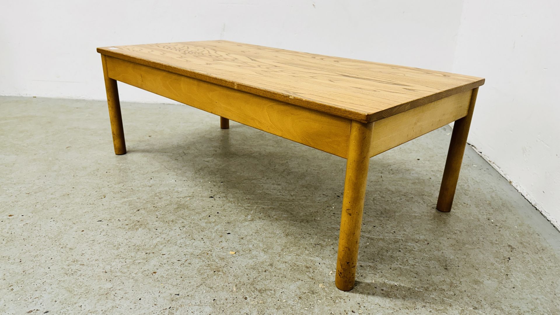 ERCOL RECTANGULAR BEECH & ELM COFFEE TABLE DESIGN NUMBER 788 - W 108CM X D 55CM X H 38CM. - Bild 6 aus 10