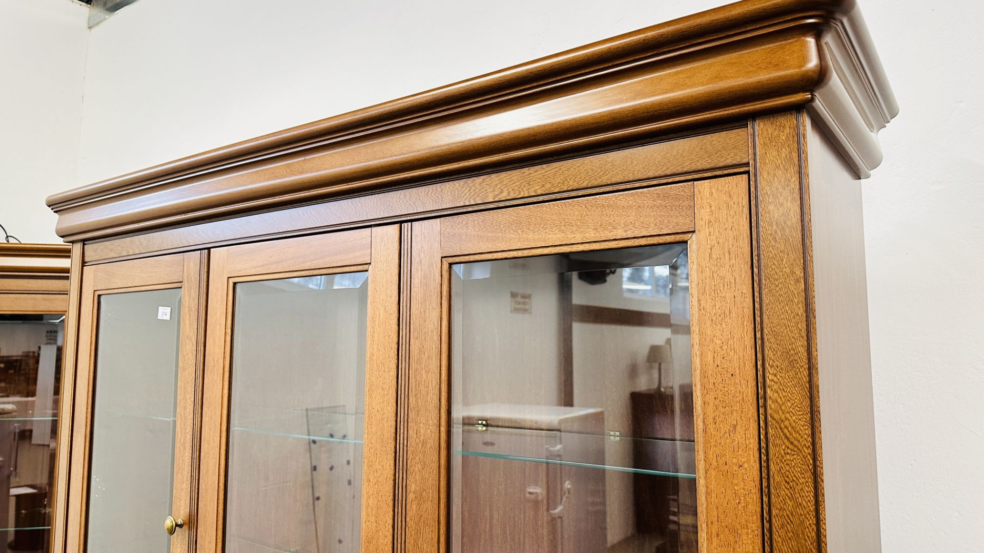 A GOOD QUALITY G PLAN CHERRY WOOD FINISH SIDEBOARD WITH SHELVED GLAZED TOP, - Image 5 of 21