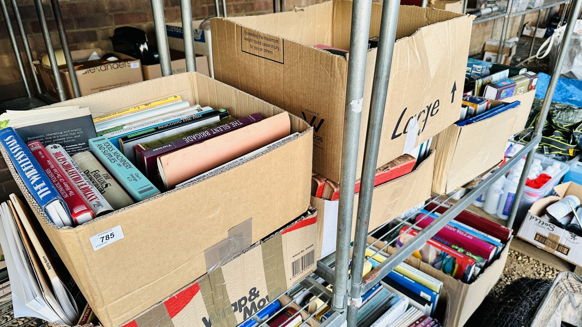 EIGHT BOXES OF MIXED BOOKS INCLUDING MACHINES, COLLECTING, ANTIQUES, GARDENING, REFERENCE, MUSICAL,