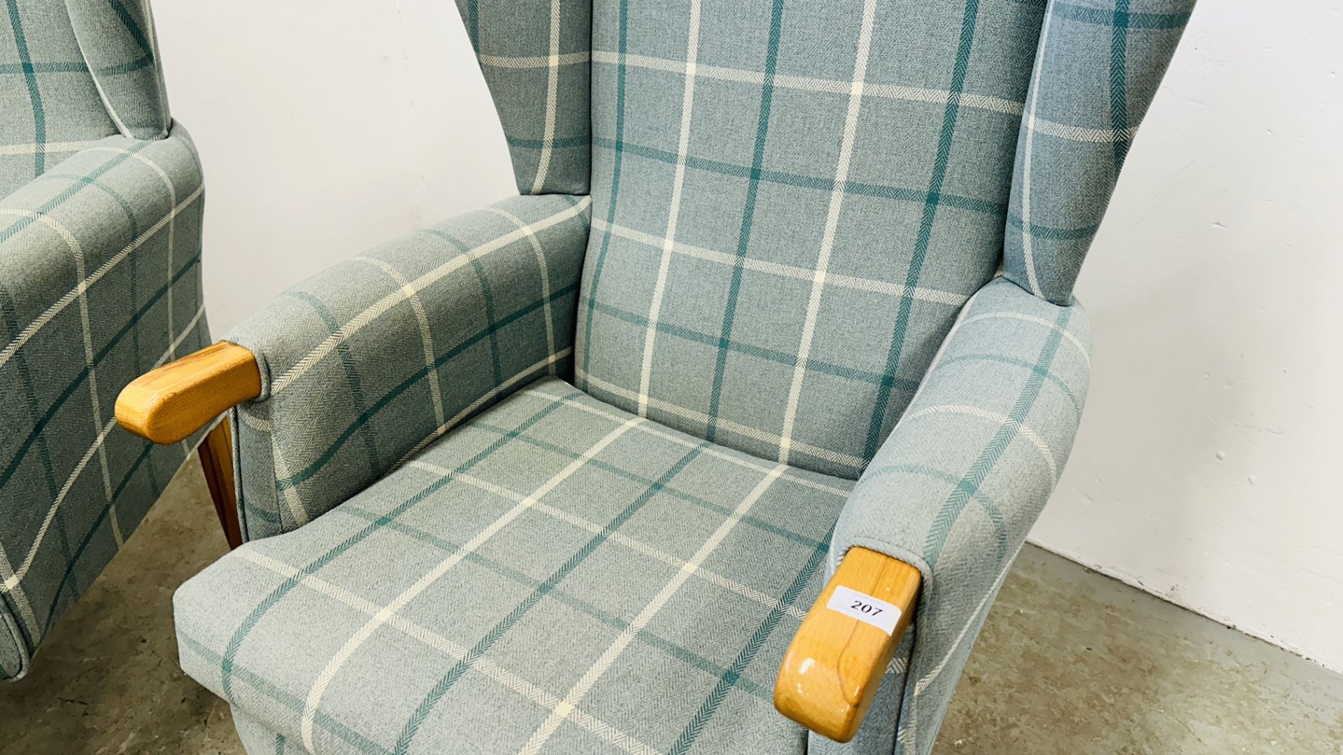 A HIS & HERS SET OF MODERN BLUE CHECKERED UPHOLSTERED BEECH WOOD WING BACK CHAIRS. - Bild 5 aus 17