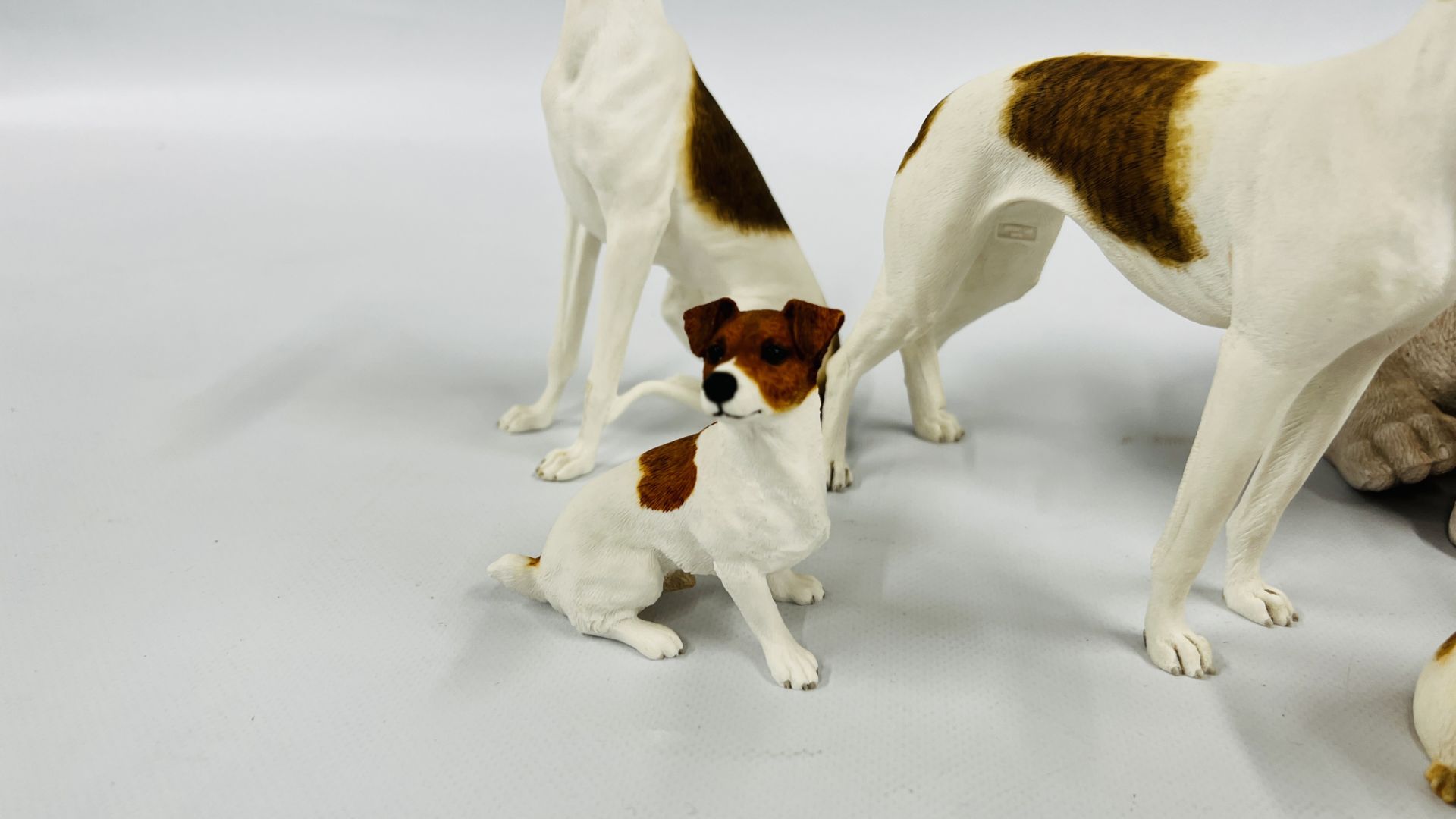 A BESWICK MODEL OF A JACK RUSSELL TERRIER L 15.5CM X H 11. - Image 10 of 14