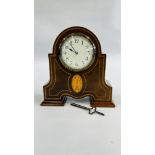 AN EDWARDIAN INLAID MANTEL CLOCK & KEY H 21CM.