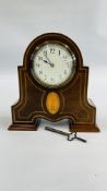 AN EDWARDIAN INLAID MANTEL CLOCK & KEY H 21CM.