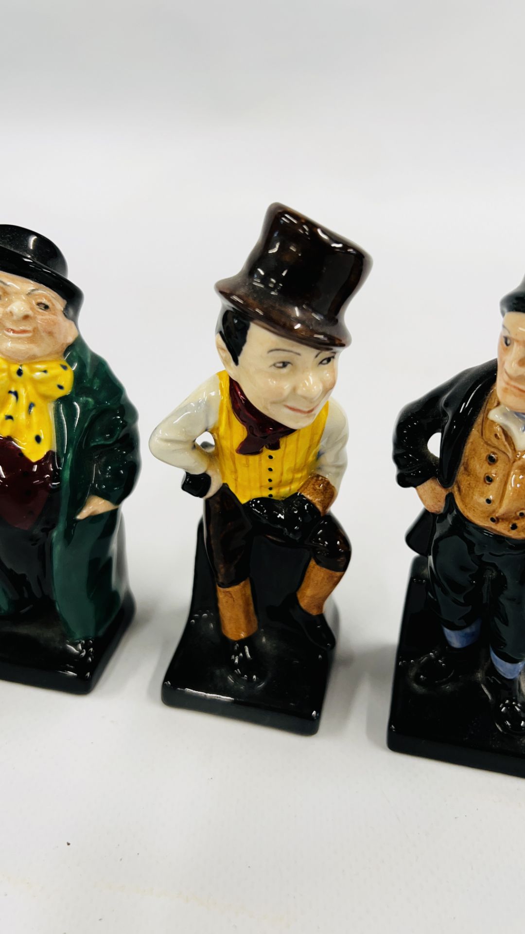 5 ROYAL DOULTON FIGURES TO INCLUDE BILL SYKES, PECKSNIFF, SAM WELLER, - Image 3 of 9