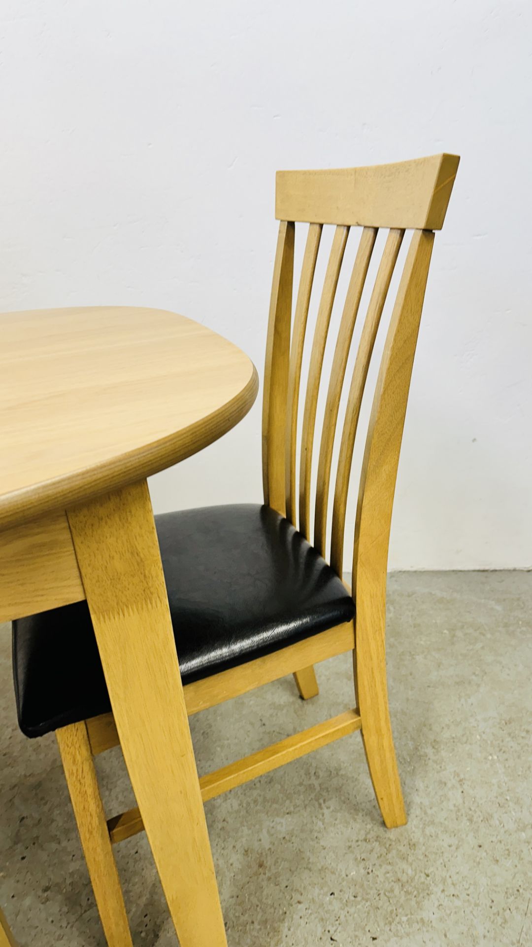 MODERN BEECHWOOD FINISH DINING TABLE AND SET OF 4 MATCHING CHAIRS WITH FAUX LEATHER SEATS. - Image 7 of 12