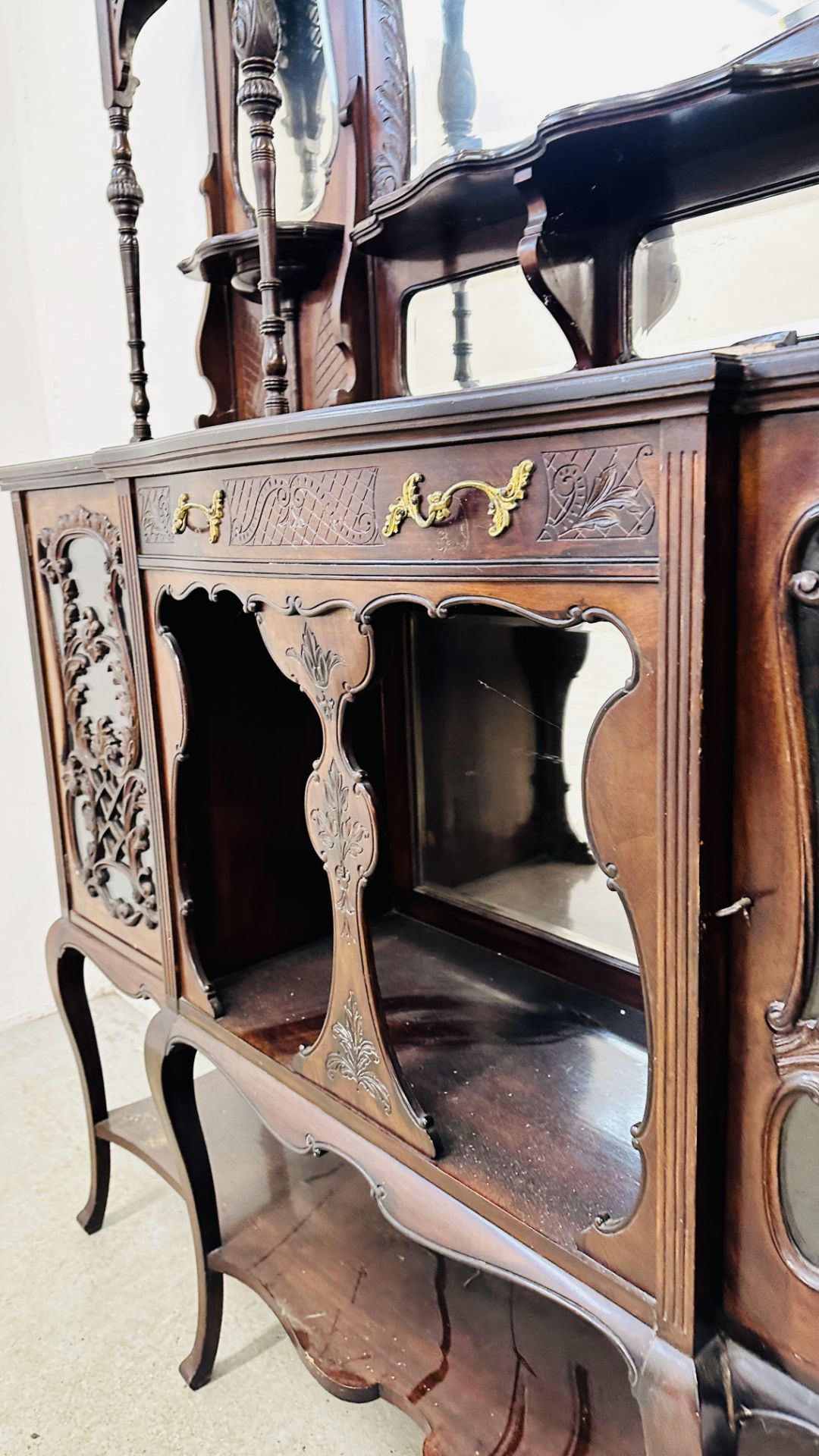 AN ORNATE VICTORIAN MAHOGANY MIRROR BACK DRESSER A/F CONDITION, W 138CM X D 40CM X H 232CM. - Bild 15 aus 15