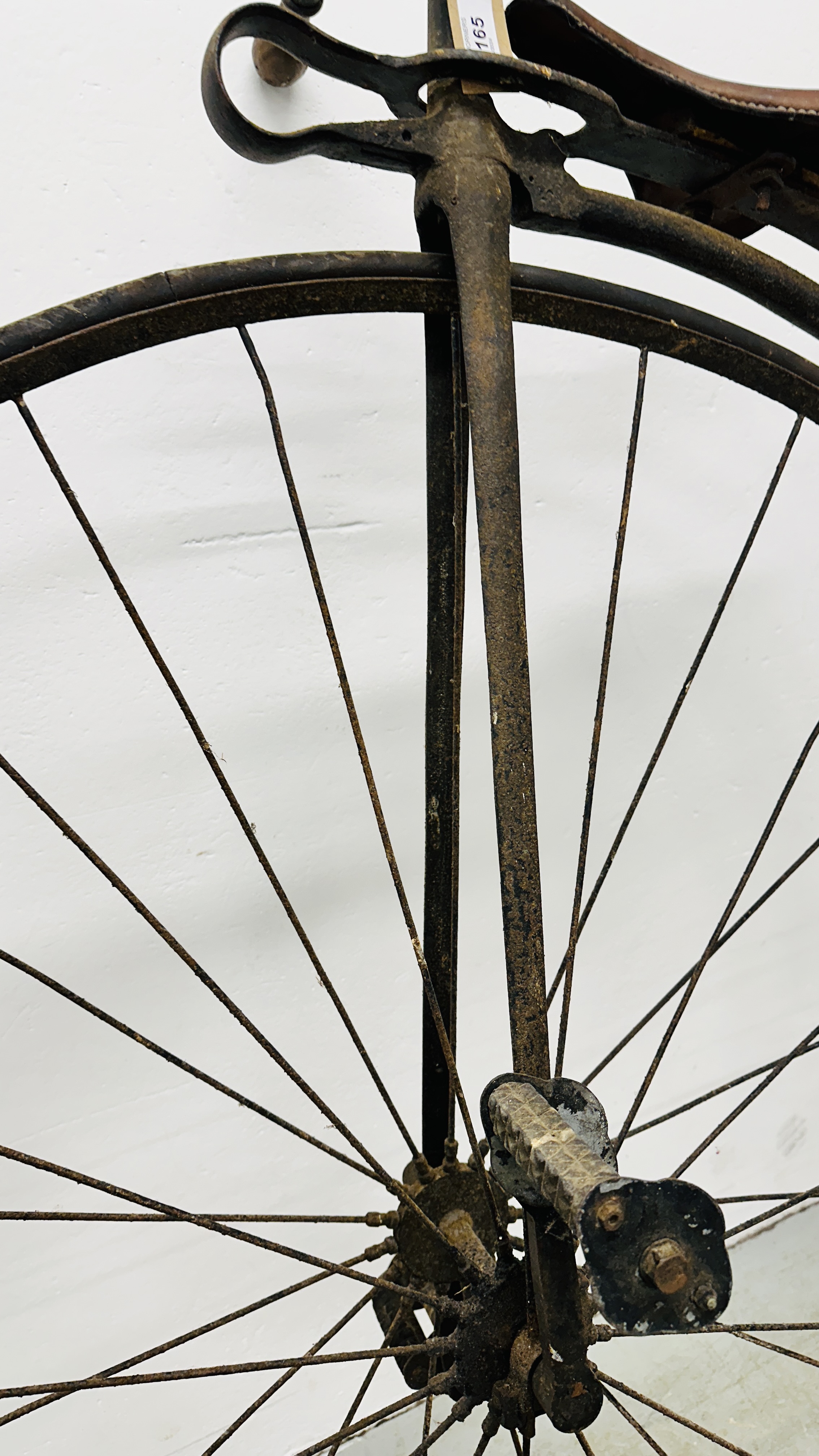 AN ANTIQUE PENNY FARTHING / HIGH WHEEL BICYCLE, HEIGHT 147CM, FRONT WHEEL RIM 119CM. - Image 18 of 20