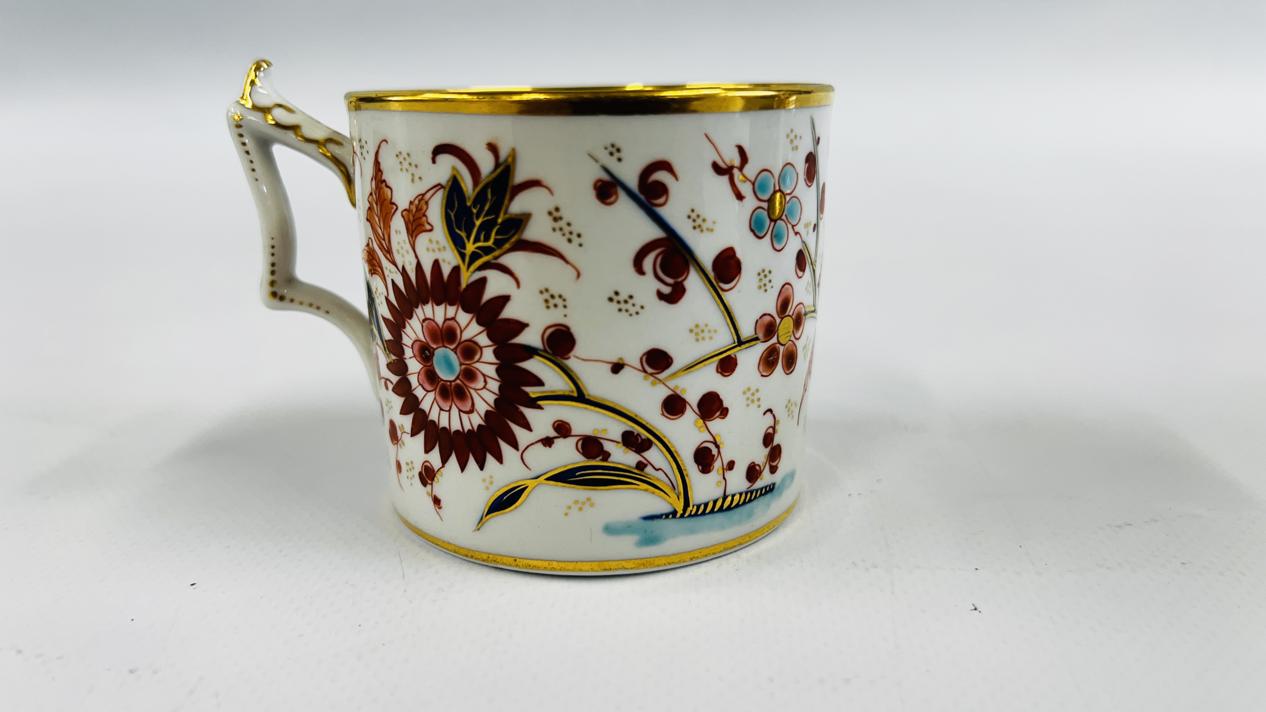 A FLIGHT BARR AND BARR WORCESTER PORCELAIN TEA CUP, - Image 17 of 38