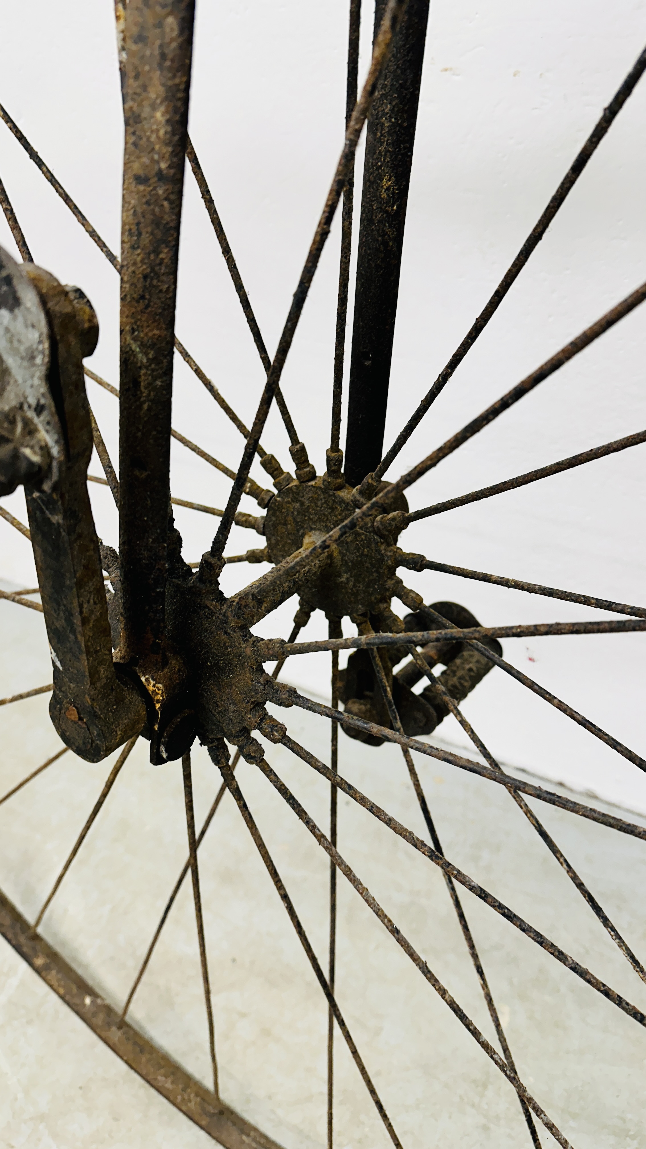 AN ANTIQUE PENNY FARTHING / HIGH WHEEL BICYCLE, HEIGHT 147CM, FRONT WHEEL RIM 119CM. - Image 14 of 20