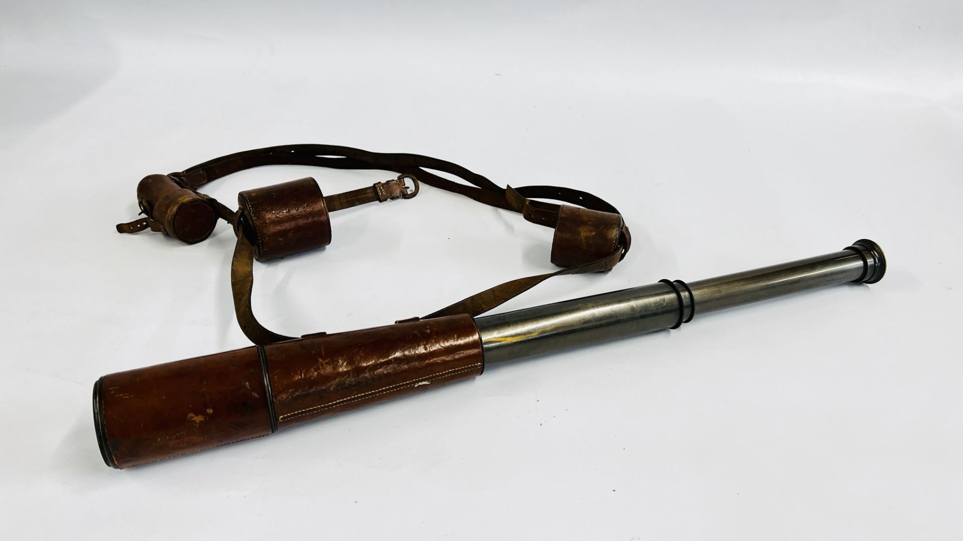 A FIRST WORLD WAR THREE DRAWER TELESCOPE WITH LEATHER COVERING BY W. OTTWAY & Co LTD EALING TEL. - Image 2 of 12