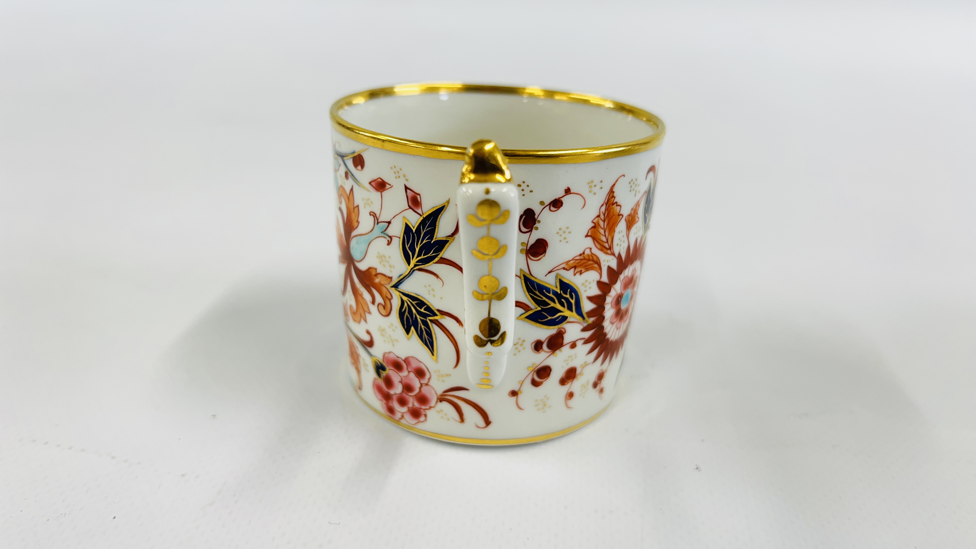 A FLIGHT BARR AND BARR WORCESTER PORCELAIN TEA CUP, - Image 13 of 38