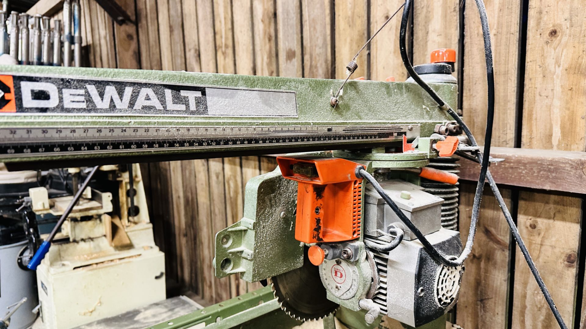 DEWALT DW8001 RADIAL ARM SAW - TRADE ONLY - SOLD AS SEEN. - Image 9 of 9