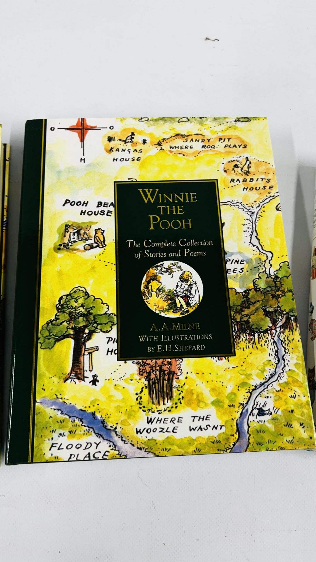 2 X HARDBACK COPIES OF "WINNIE THE POOH" THE COMPLETE COLLECTION OF STORIES AND POEMS A.A. - Bild 3 aus 4