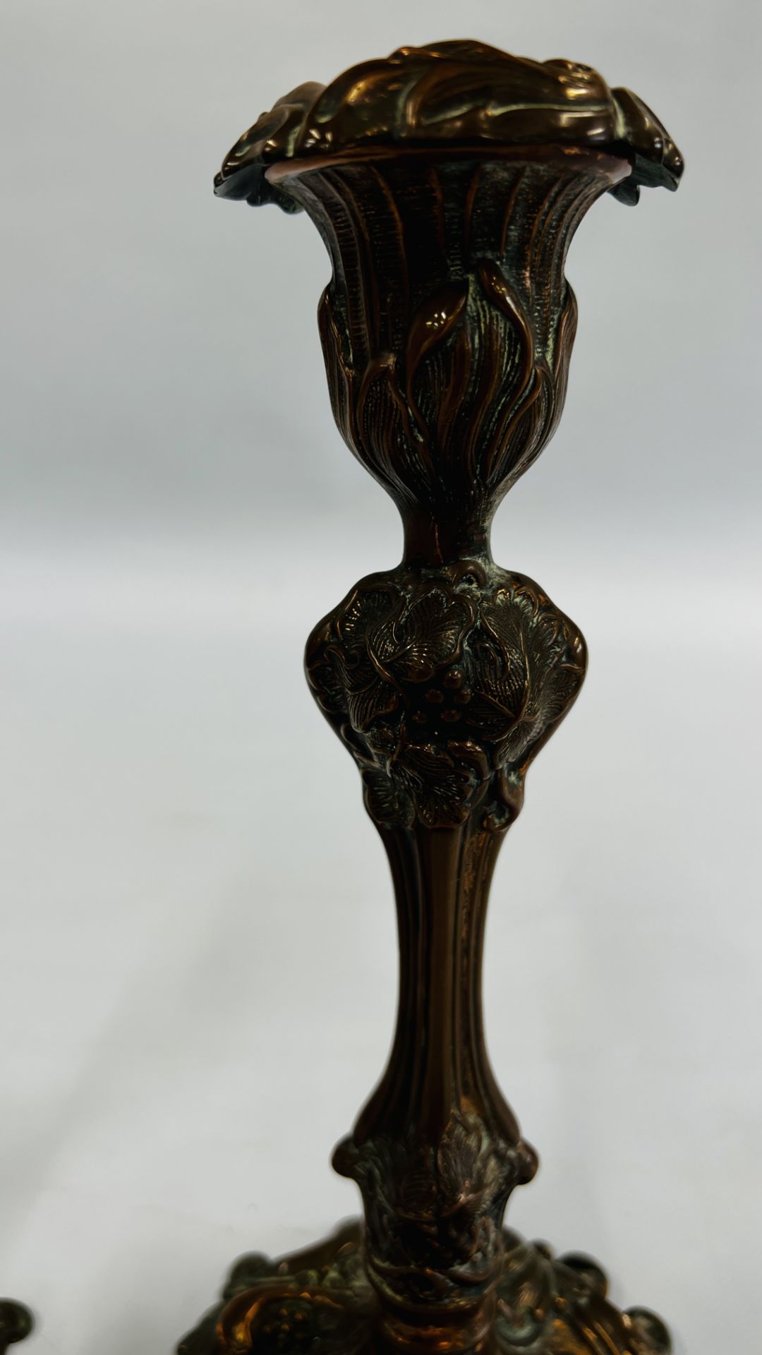 A PAIR OF ORNATE C19TH COPPER CANDLESTICKS WITH DETACHABLE SCONCES - HEIGHT 27CM. - Image 15 of 20