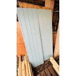 A TIMBER GARDEN GATE HEIGHT 170CM WIDTH 107CM, A PAIR OF BLUE PAINTED TIMBER SHED DOORS - H 188CM,