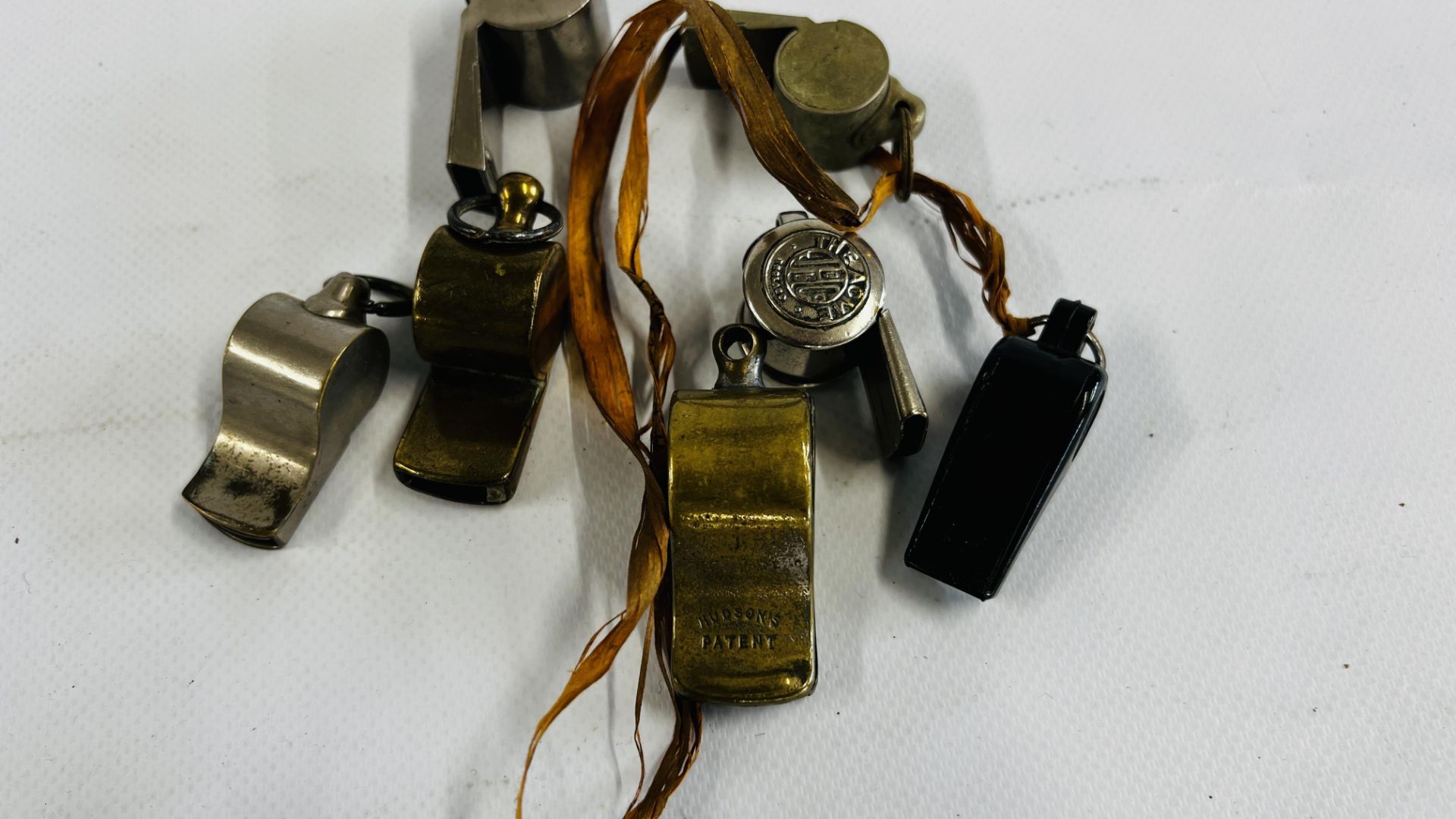 7 ACME THUNDERER WHISTLES - Bild 5 aus 5