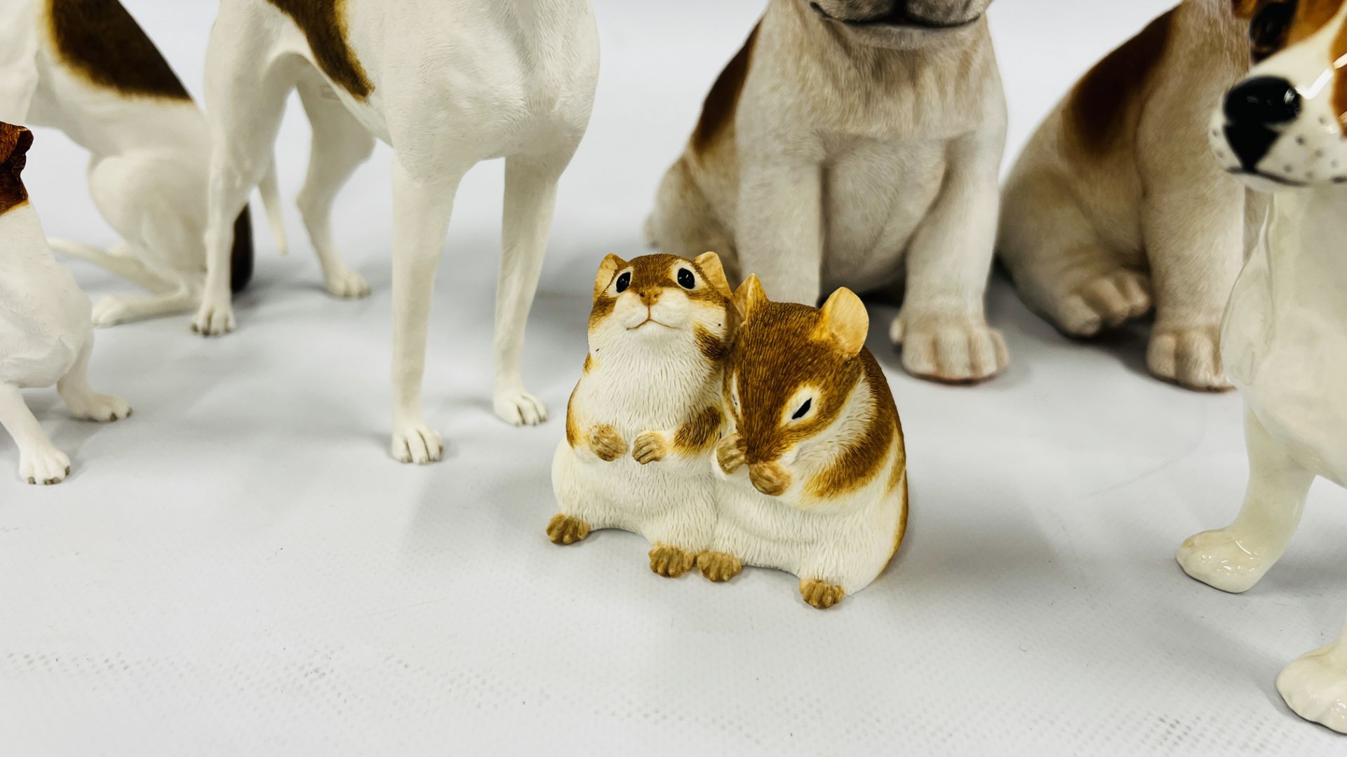 A BESWICK MODEL OF A JACK RUSSELL TERRIER L 15.5CM X H 11. - Image 11 of 14