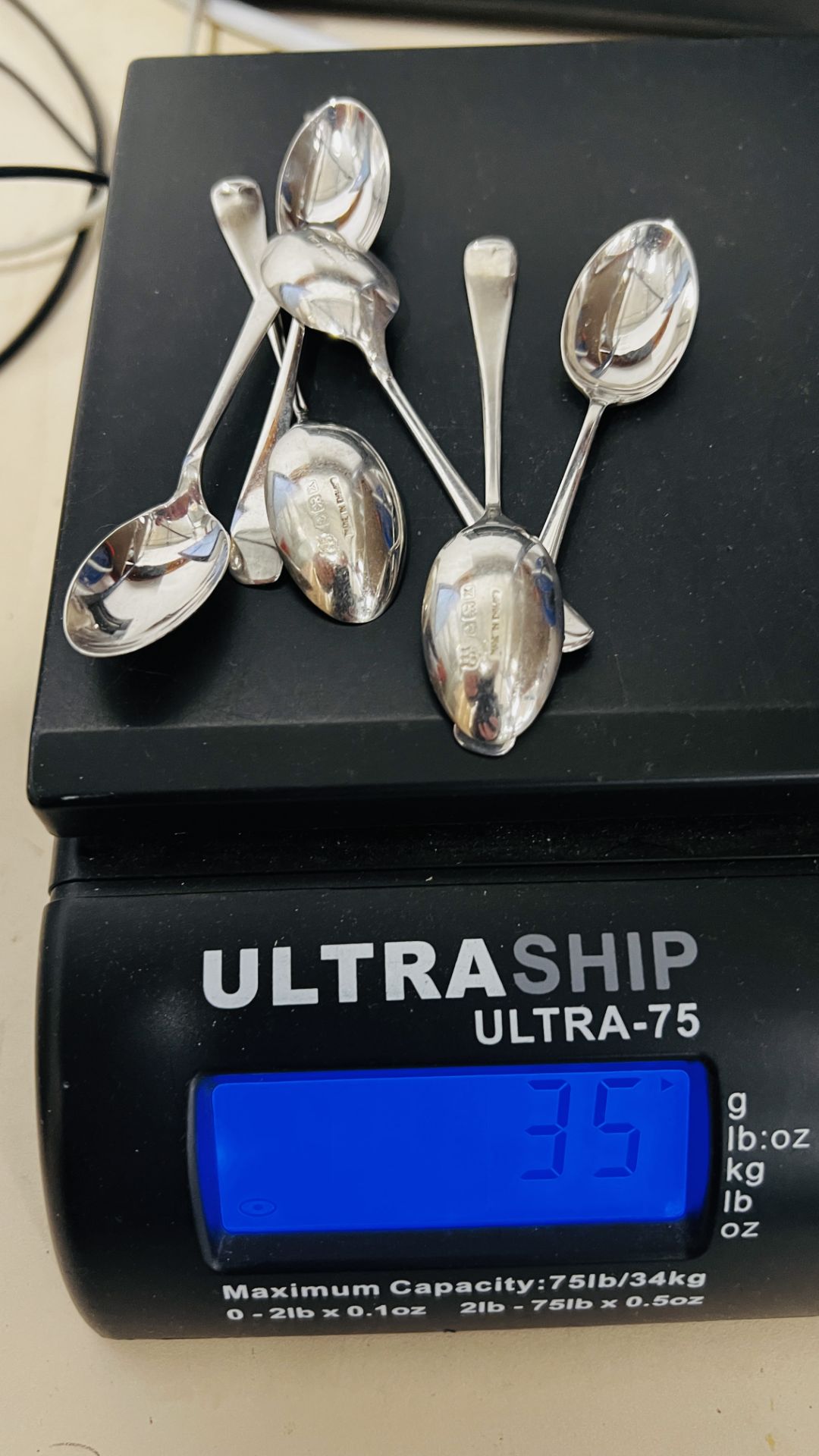 A SET OF SIX CASE SILVER EGG SPOONS ALONG WITH AN ANTIQUE SILVER FORK AND A FURTHER PICKLE FORK - Image 12 of 12