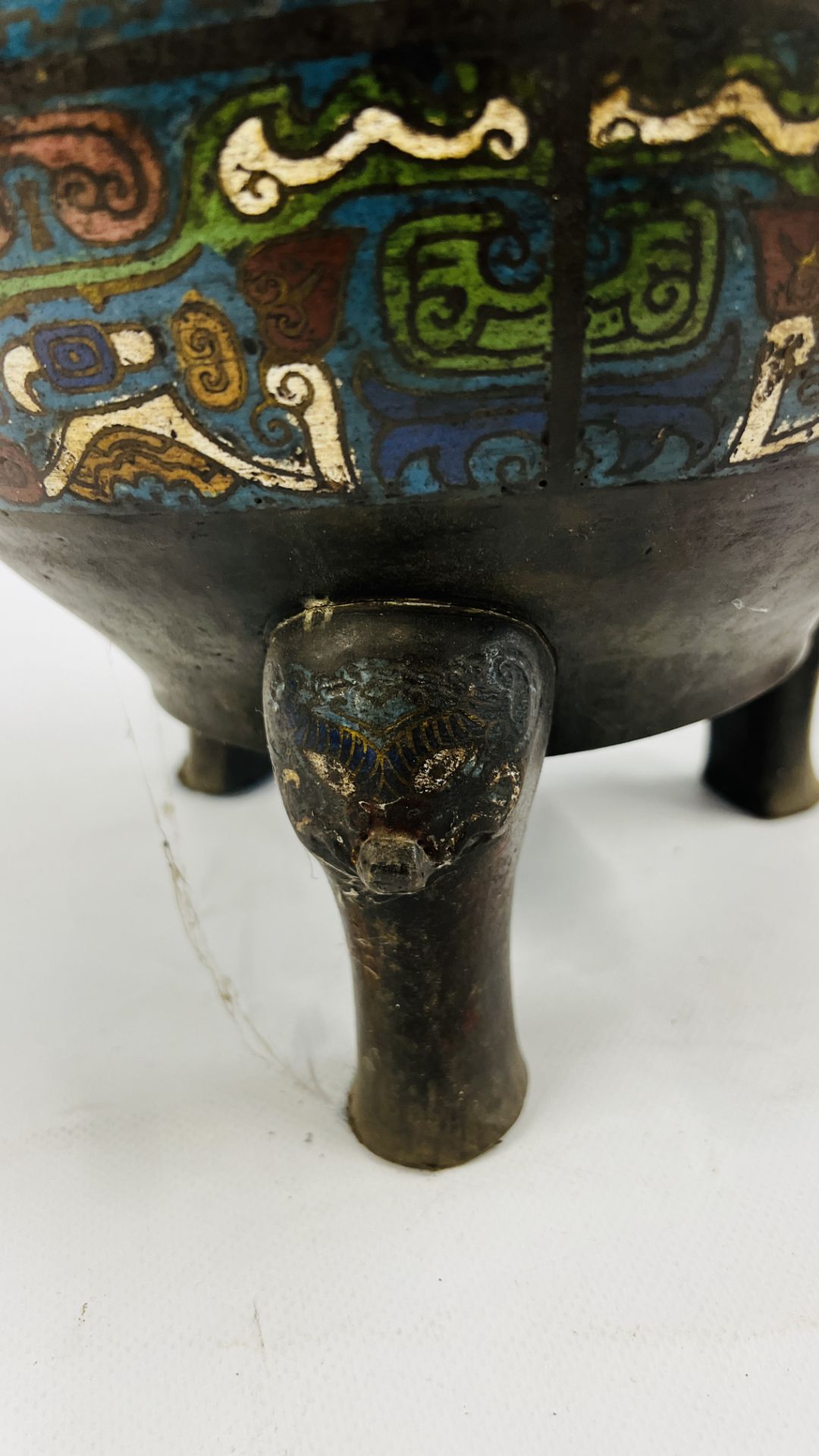 ANTIQUE CHINESE CHAMPS LEVEE INCENSE BURNER HANDLE A/F, THE COVER SURMOUNTED WITH A BUDDHIST DOG, - Bild 12 aus 20